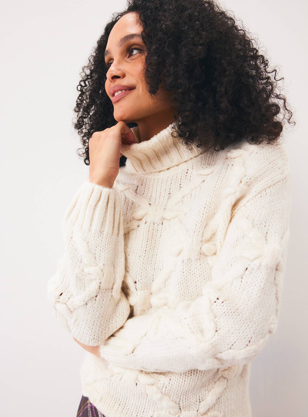 Cream Diamond Pattern Knitted Roll Neck Sweater M - Image 1