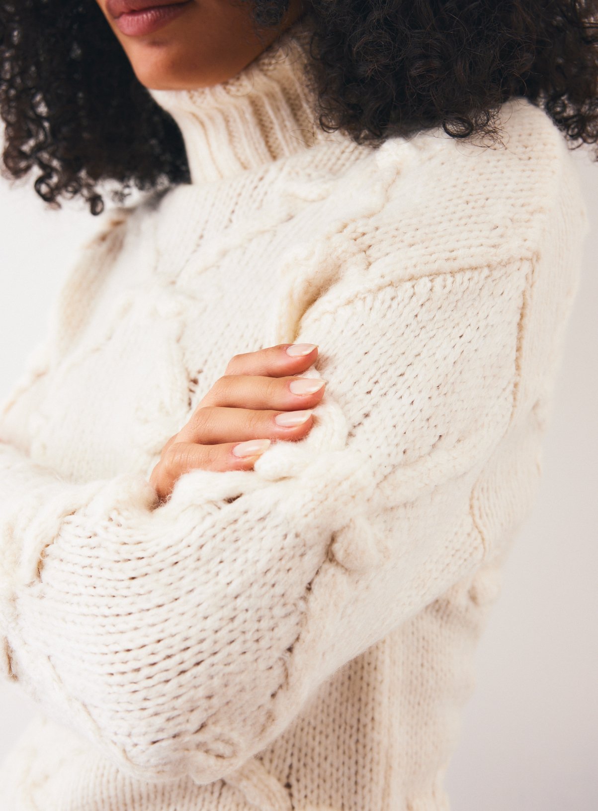 Cream Diamond Pattern Knitted Roll Neck Sweater M - Image 3 thumbnail