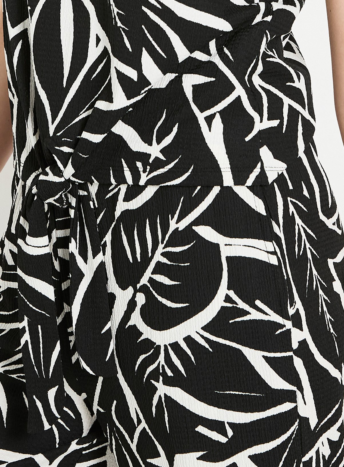 WALLIS Petite Tropical Tie Detail Flutter Sleeve Top 20 - Image 2 thumbnail