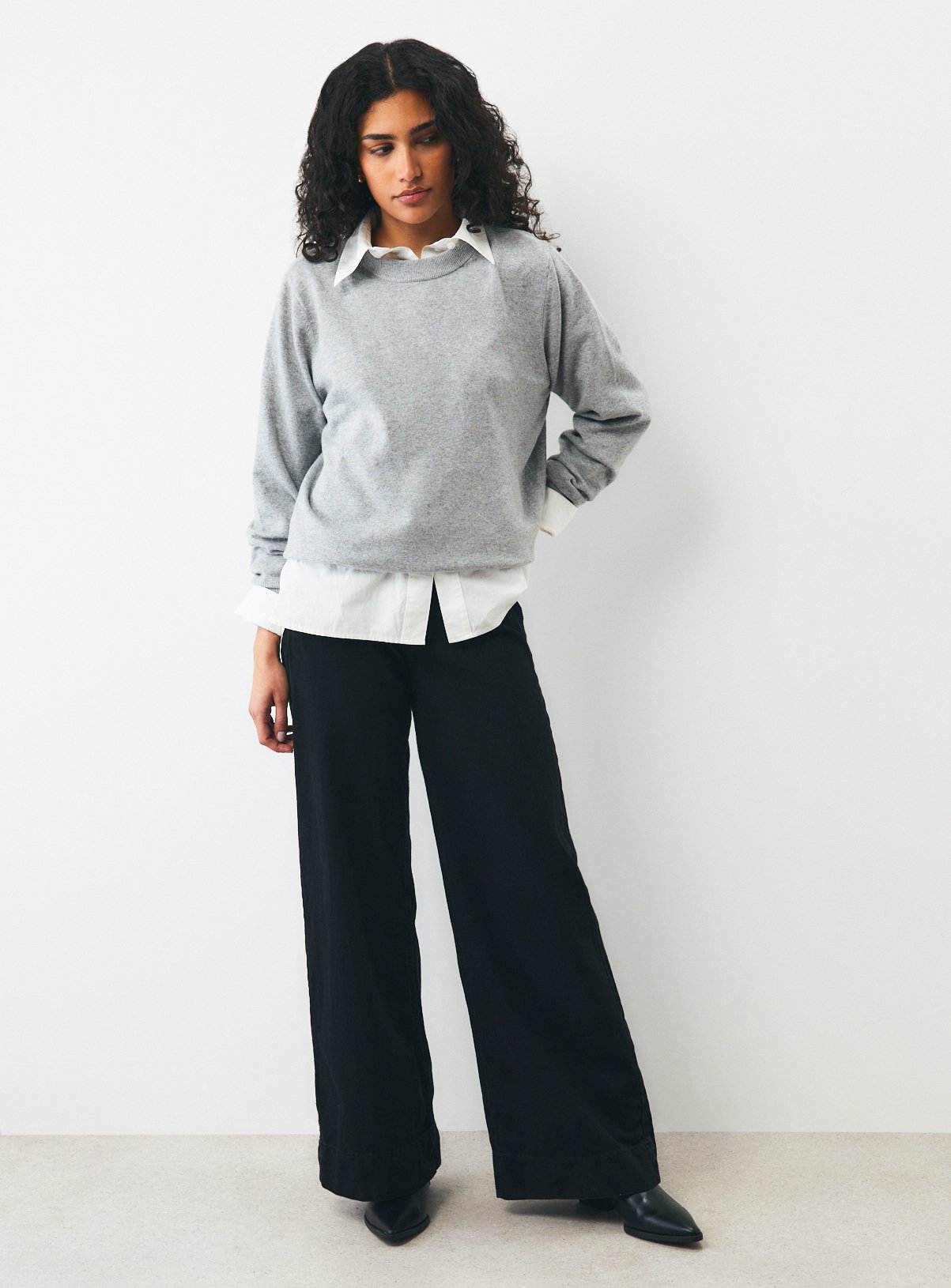Patch Pocket Relaxed Flare Jeans 16R - Image 3 thumbnail