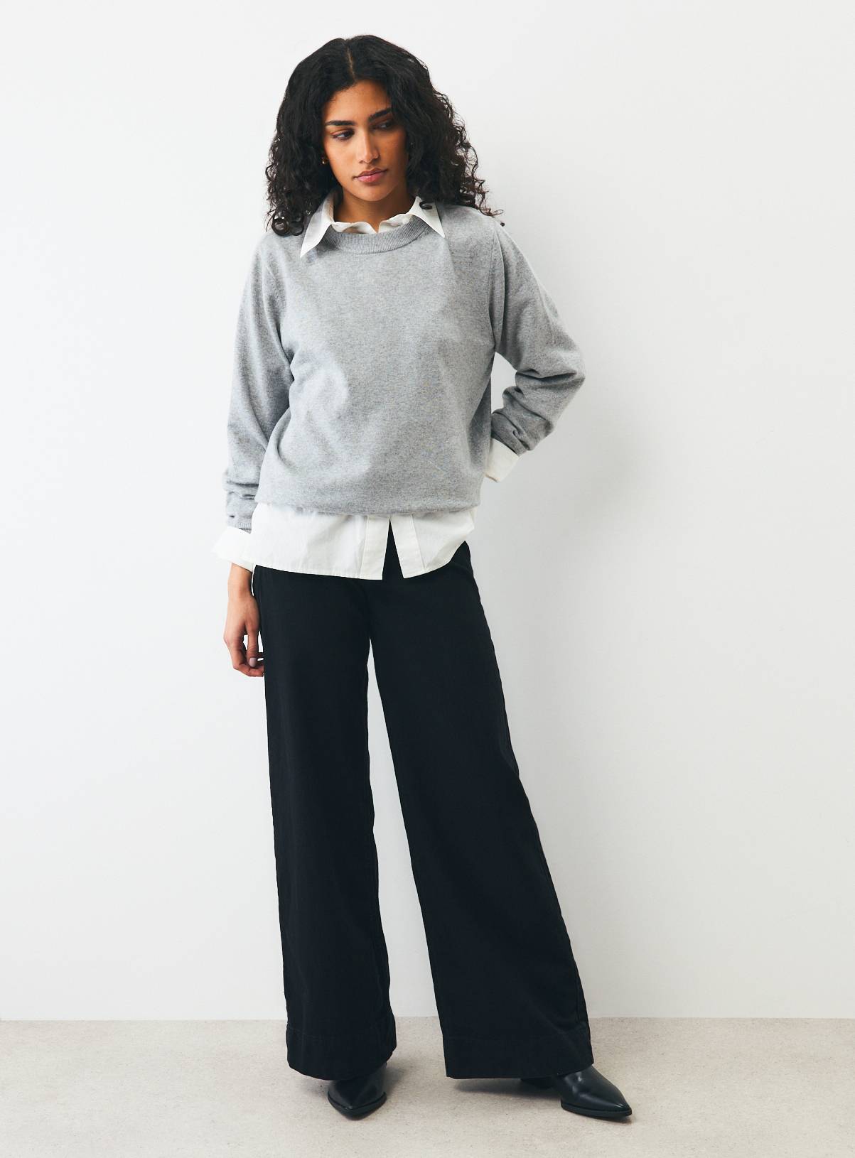 Patch Pocket Relaxed Flare Jeans 16R - Image 3