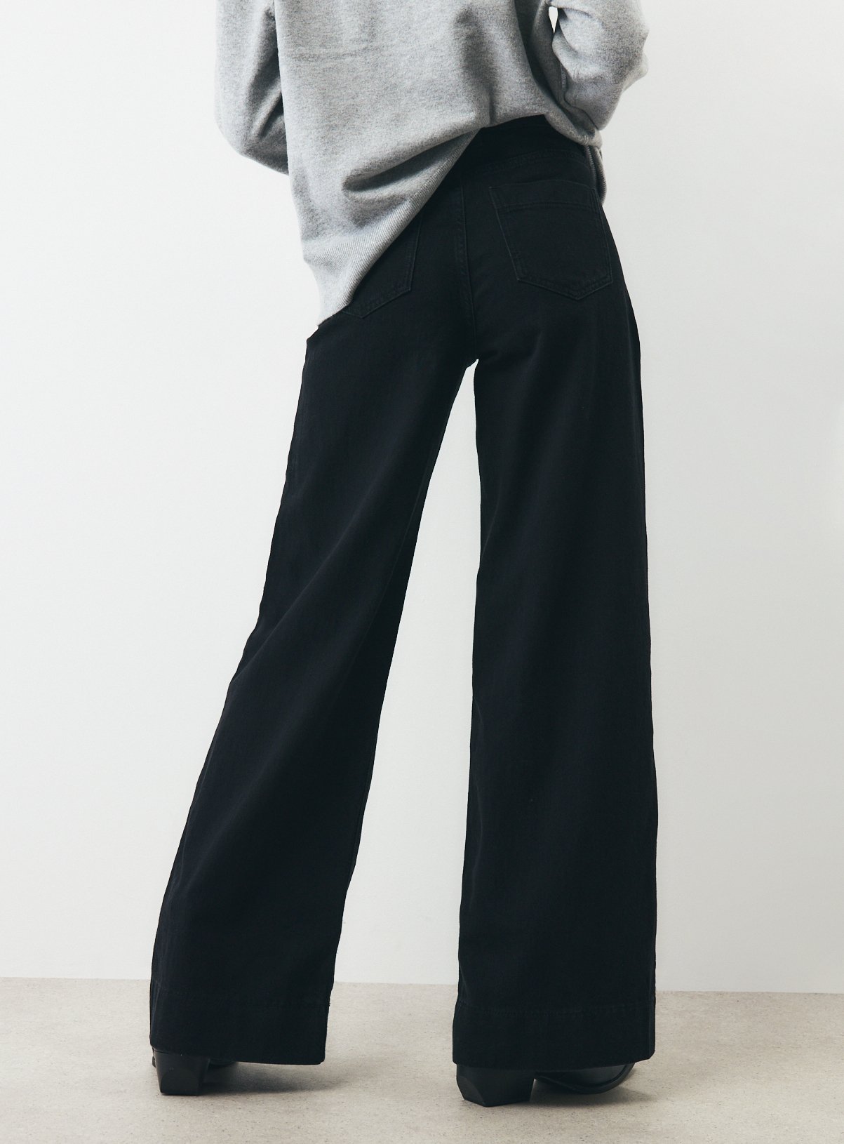 Patch Pocket Relaxed Flare Jeans 16R - Image 4 thumbnail