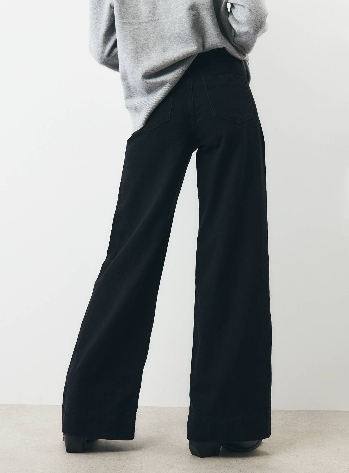 Patch Pocket Relaxed Flare Jeans 16R - Image 4