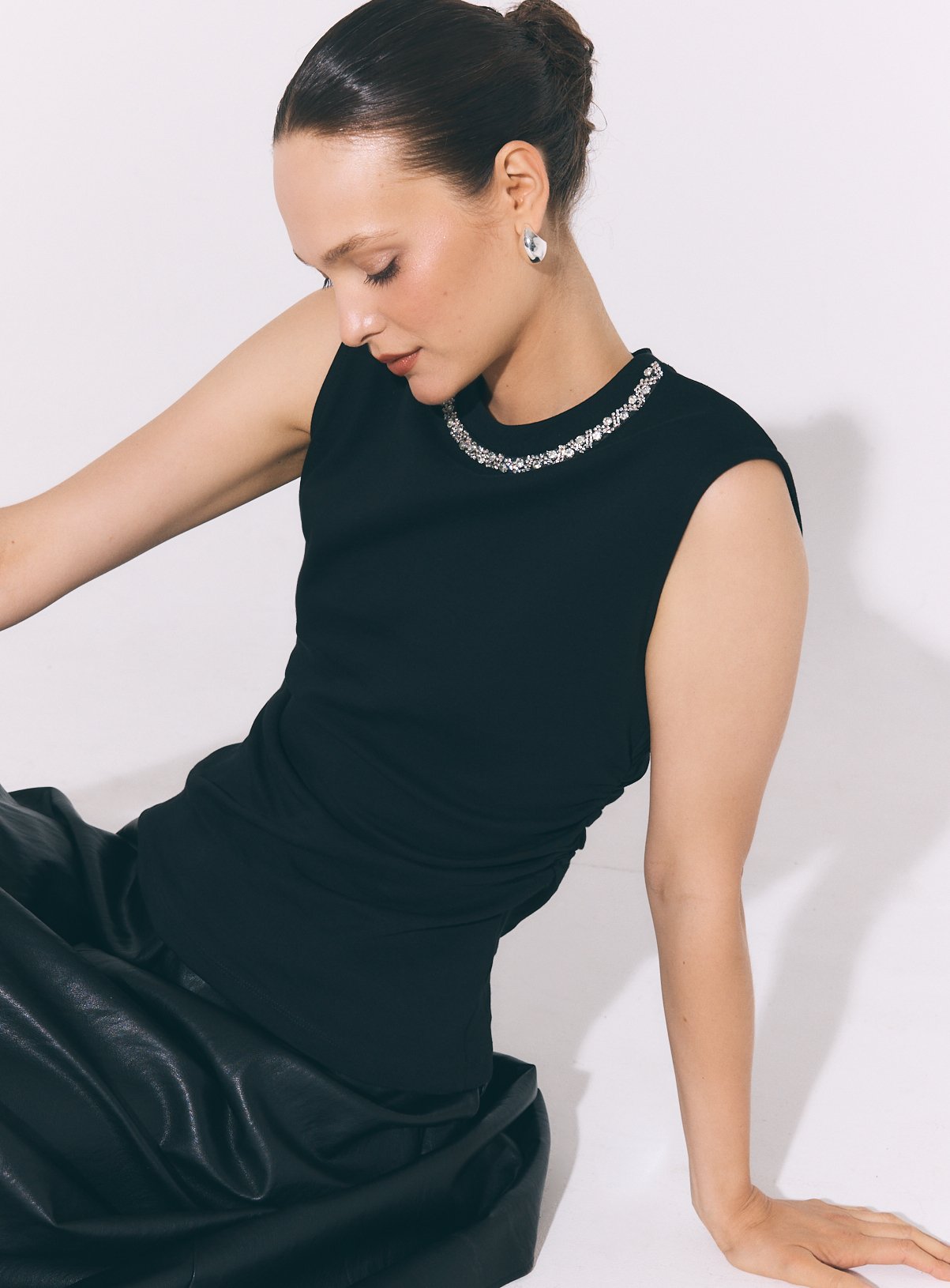 Black Necklace Trim Shoulder Pad Sleeveless Top XS - Image 1 thumbnail