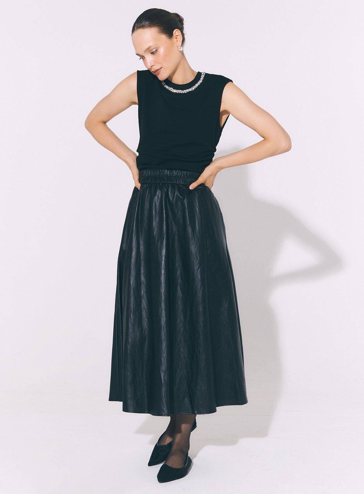 Black Necklace Trim Shoulder Pad Sleeveless Top XS - Image 2 thumbnail
