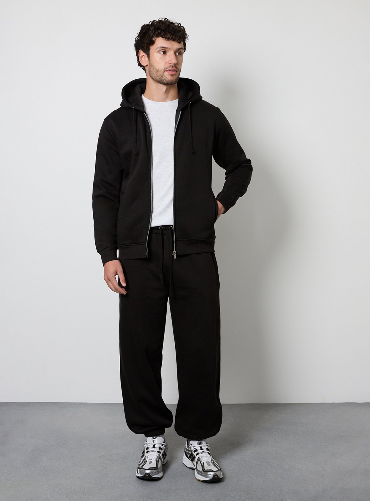 BURTON Black Regular Zip Through Hoodie L - Image 4 thumbnail