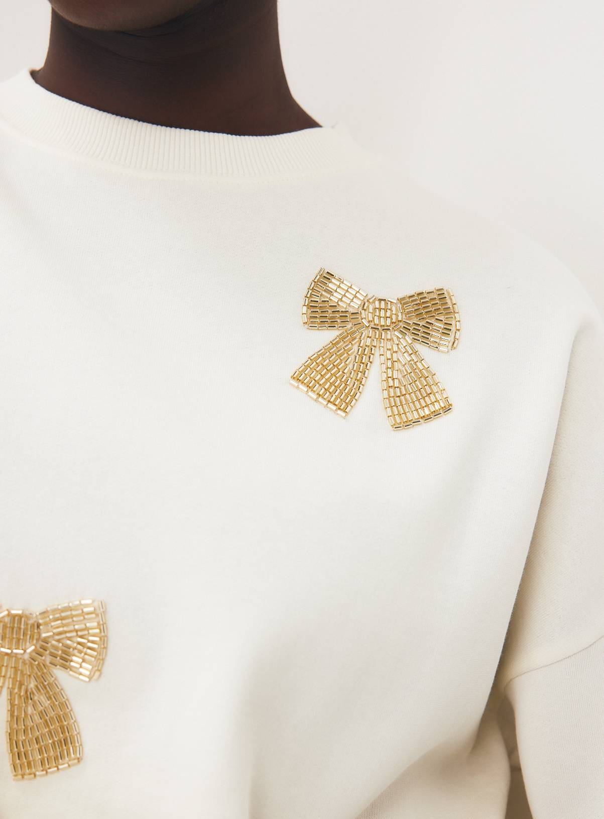 Cream Beaded Bow Sweatshirt XL - Image 3