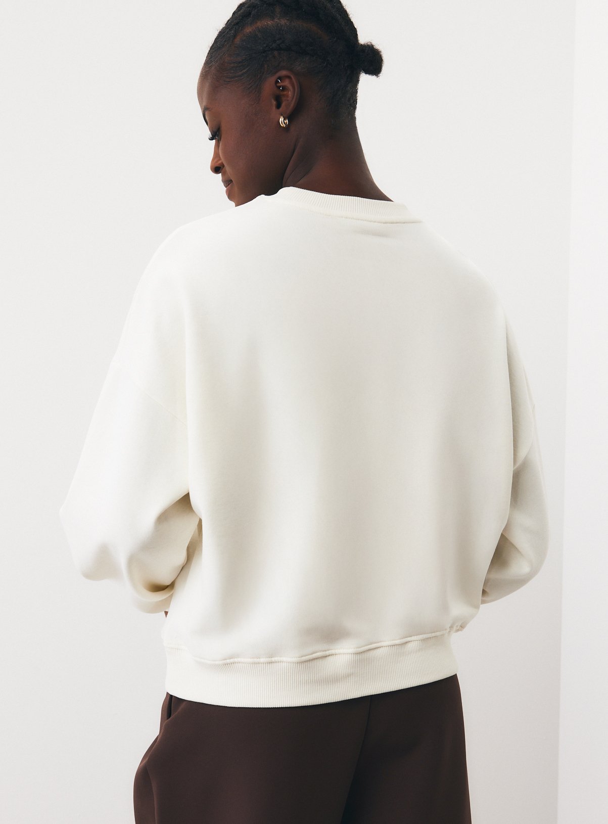 Cream Beaded Bow Sweatshirt XL - Image 4 thumbnail