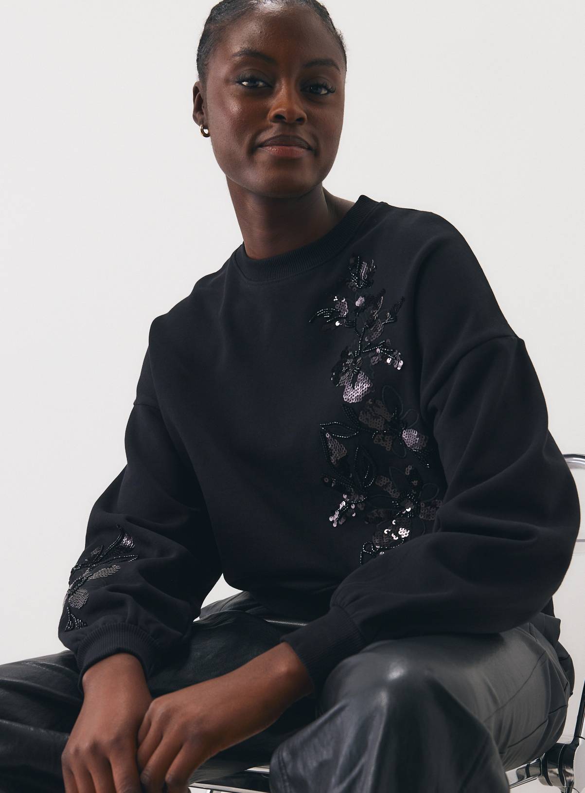 Black Embellished Flower Sweatshirt XL - Image 1