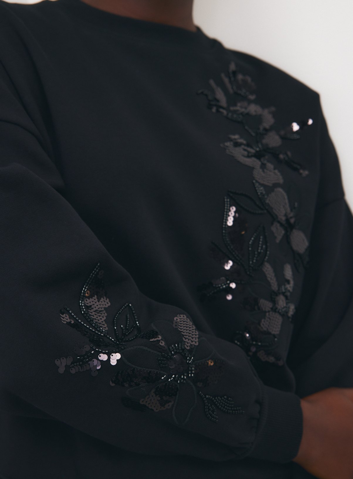 Black Embellished Flower Sweatshirt XL - Image 3 thumbnail