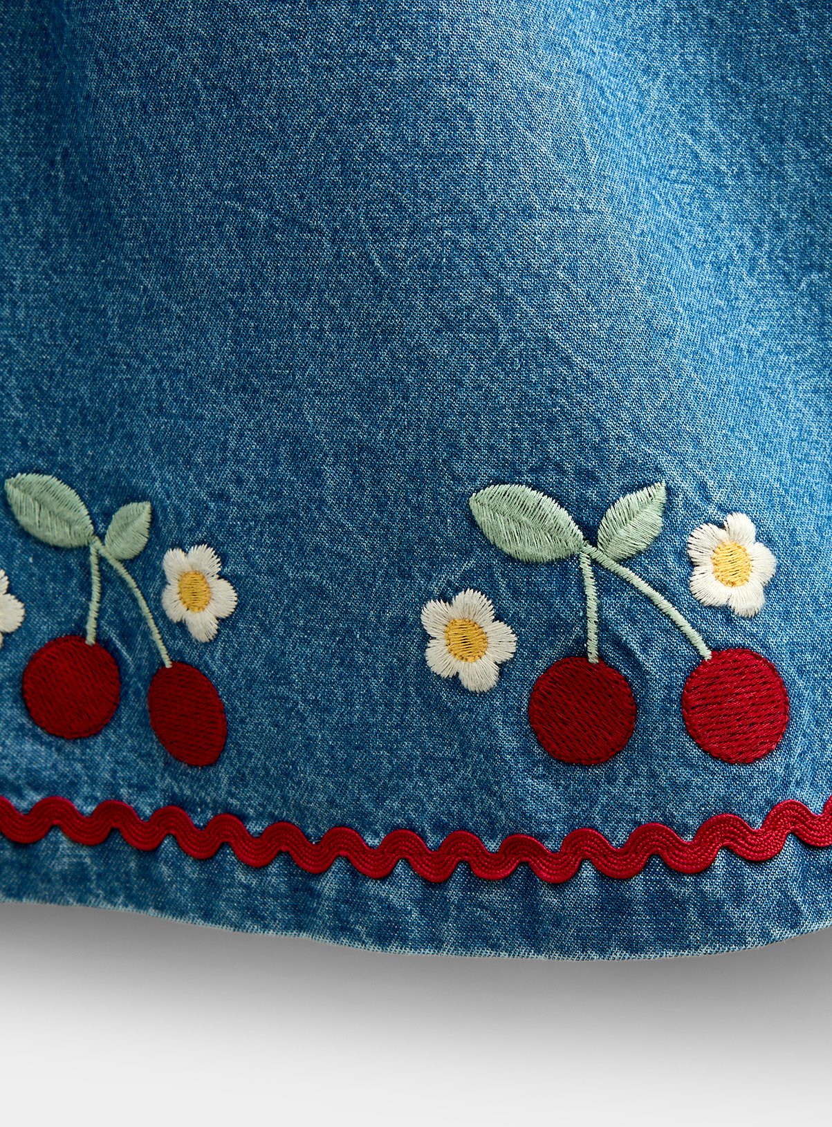 JOJO MAMAN BÉBÉ Embroidered Denim Dress and Quilted Gilet Mid Wash Denim 2-3 Years - Image 4 thumbnail