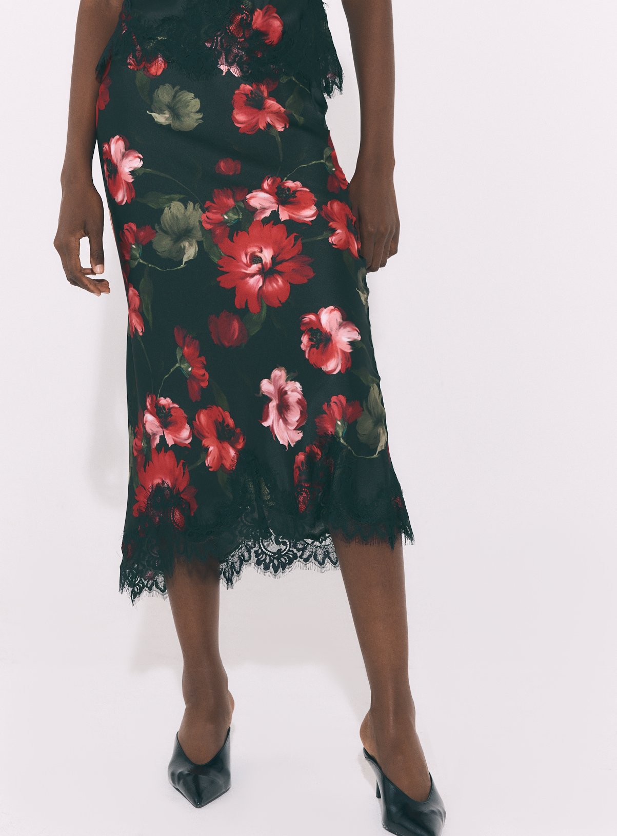 Red Floral Slip Skirt Co-Ord 22 - Image 2 thumbnail