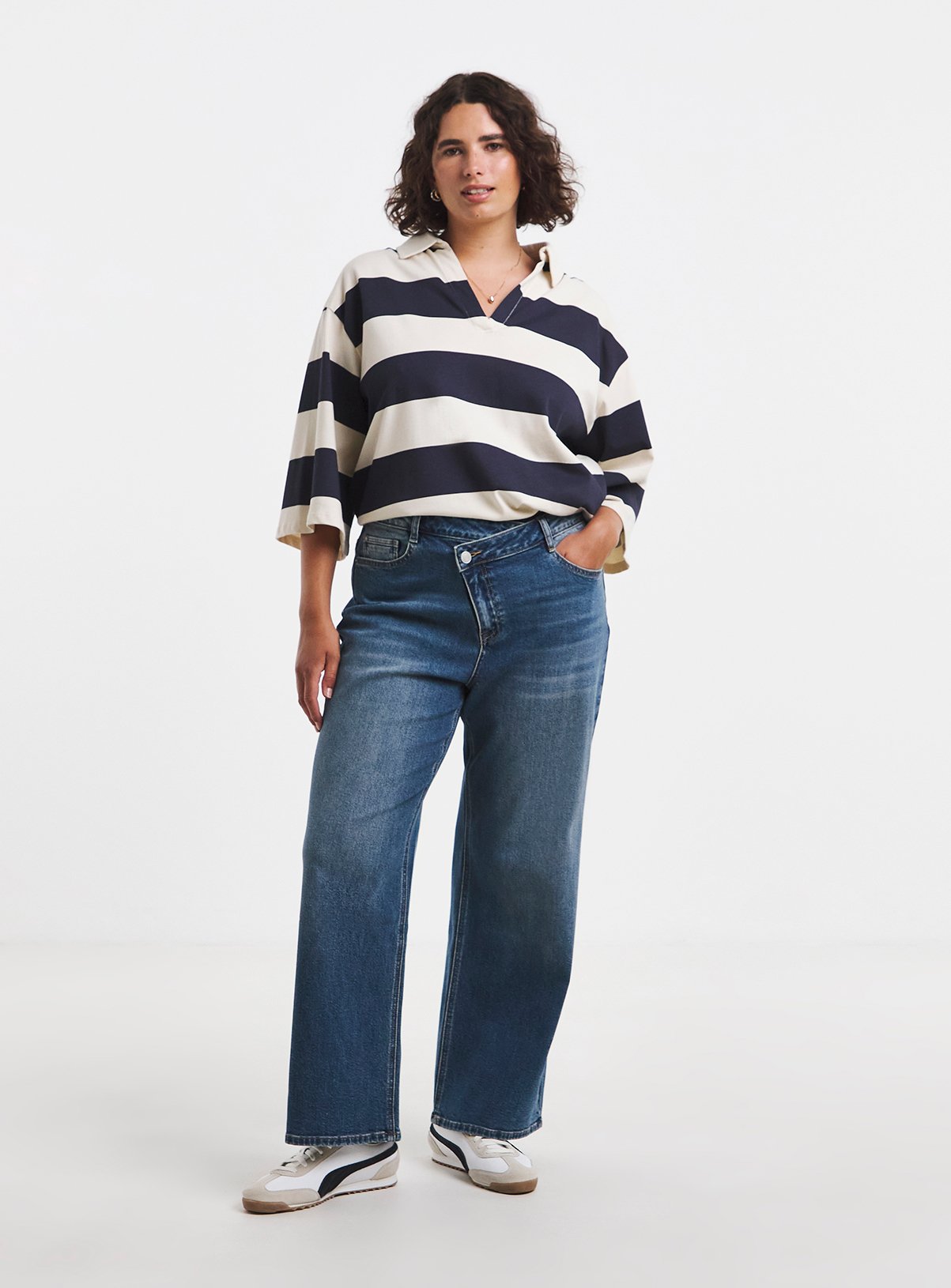 SIMPLY BE Crossover Staight Leg Jeans 18 - Image 3 thumbnail