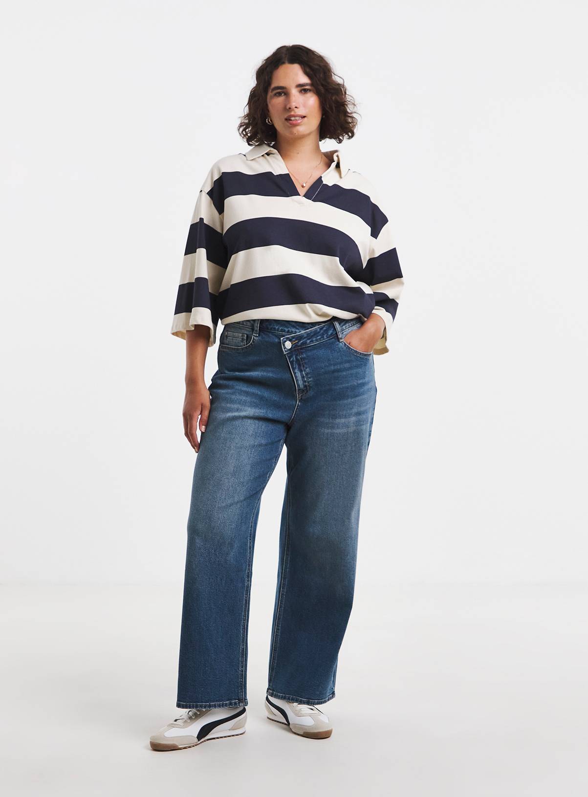 SIMPLY BE Crossover Staight Leg Jeans 18 - Image 3