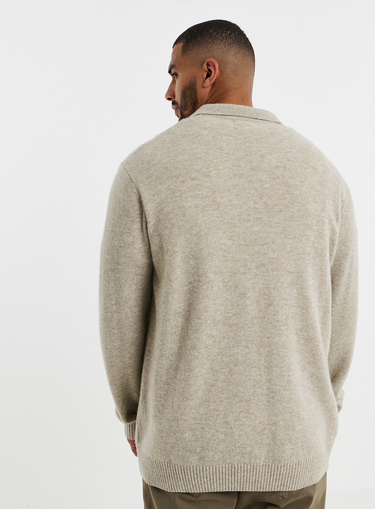 JACAMO Trophy Neck Knitted Polo 2XL - Image 2 thumbnail