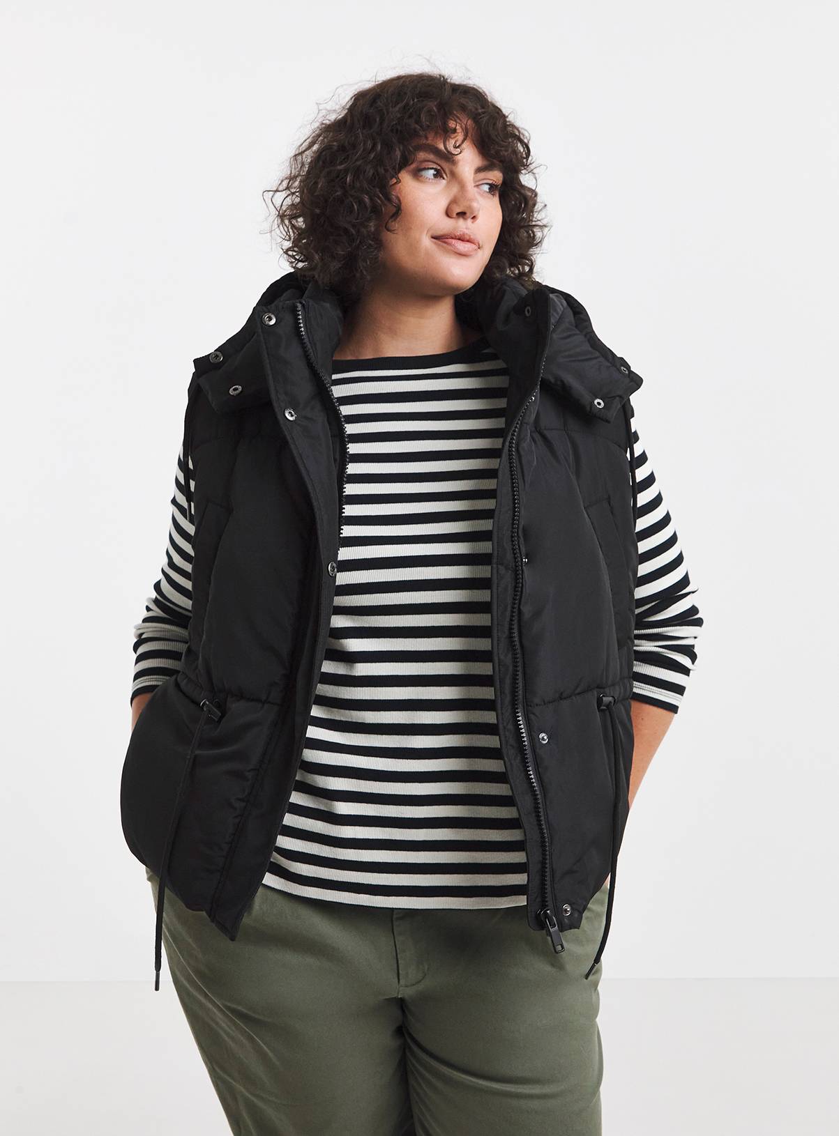 SIMPLY BE Short Padded Gilet 10 - Image 1