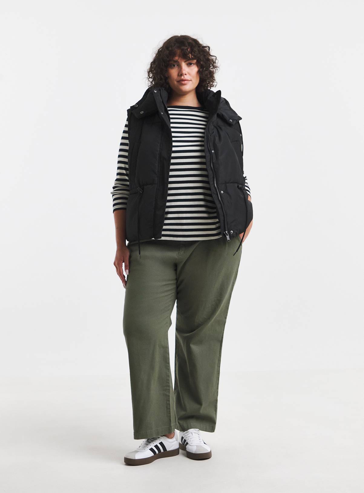 SIMPLY BE Short Padded Gilet 10 - Image 3