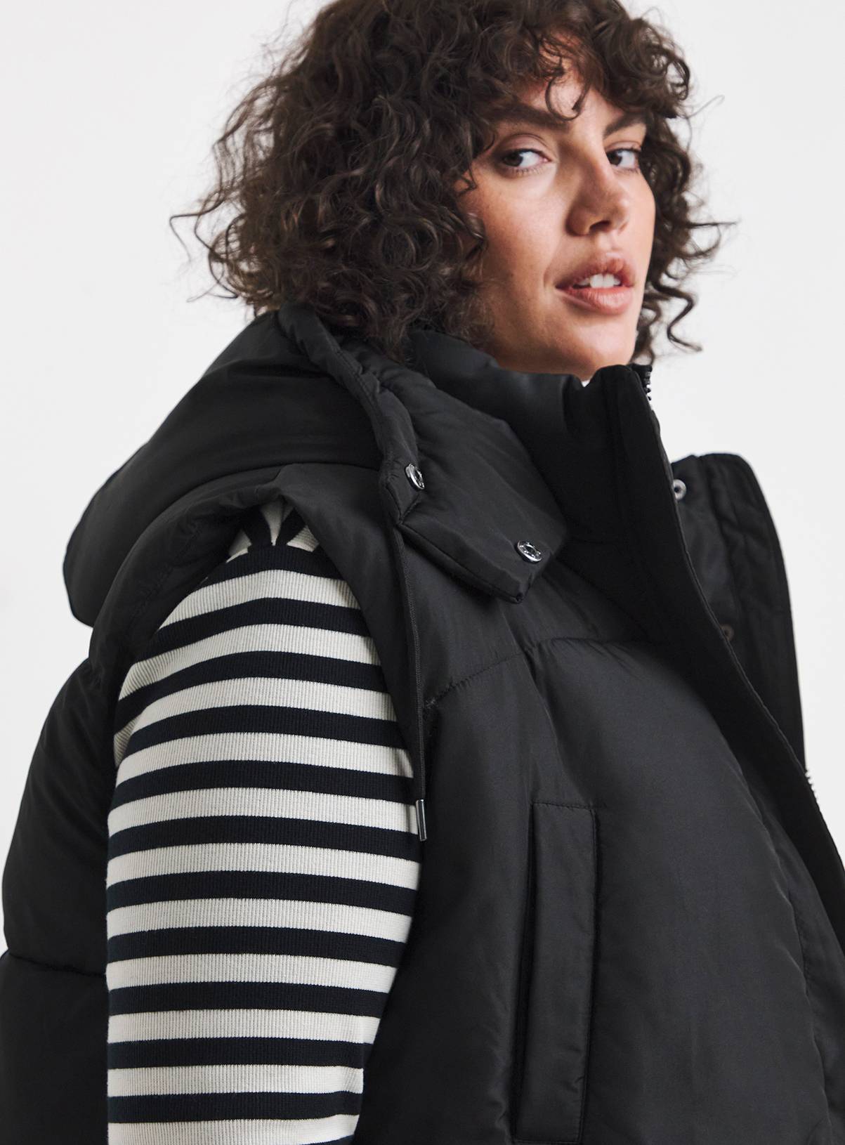 SIMPLY BE Short Padded Gilet 10 - Image 4