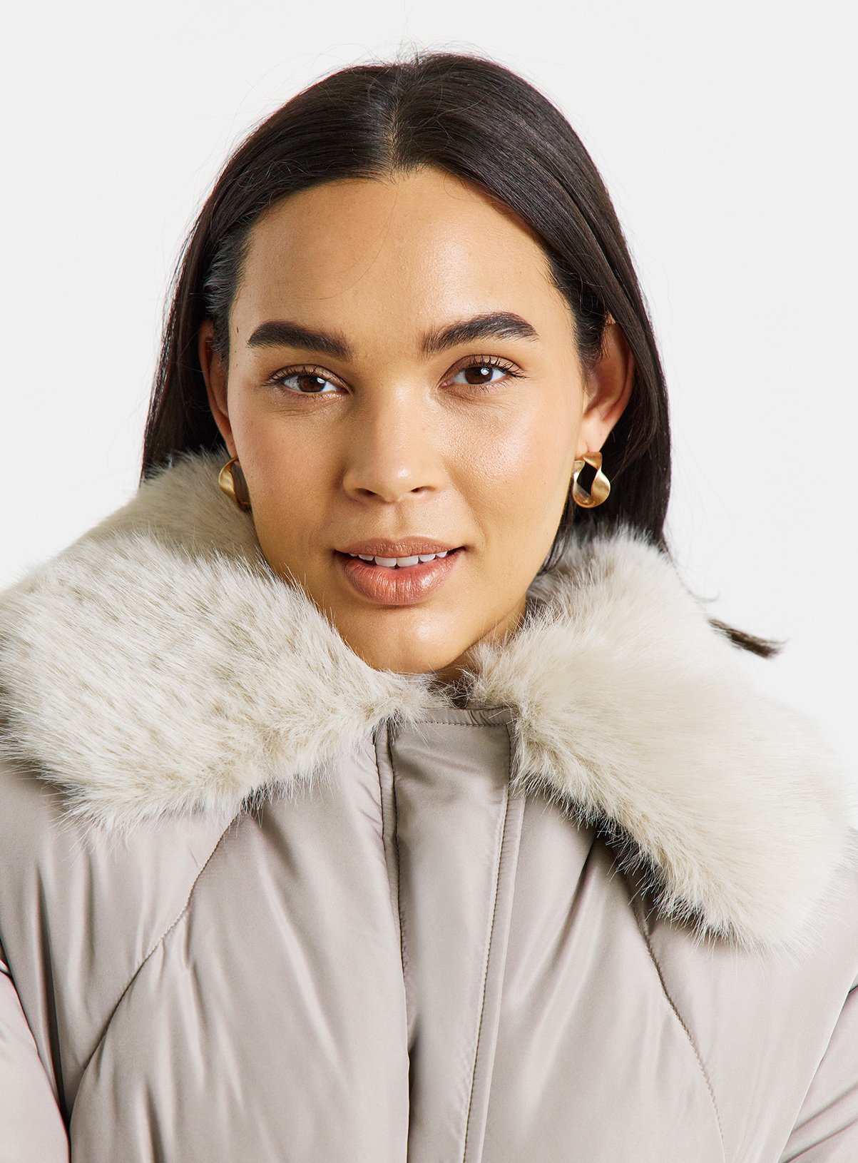SIMPLY BE Faux Fur Collar Short Padded Coat 20 - Image 4 thumbnail
