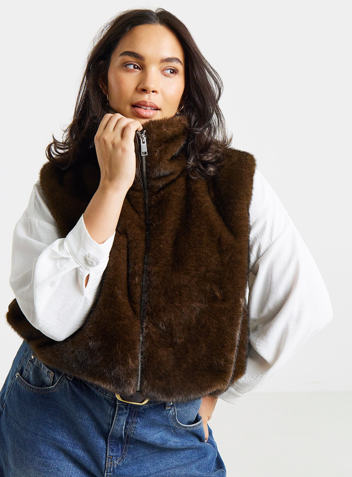 SIMPLY BE Zip Front Faux Fur Gilet 16 - Image 1 thumbnail