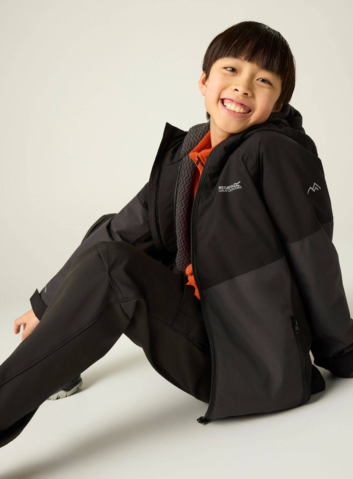 REGATTA Hillain Warm Lined Waterproof Jacket 15-16 years - Image 3