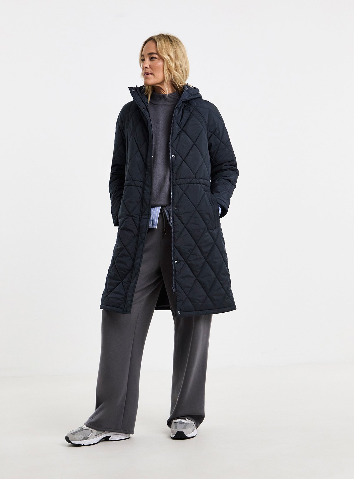JD WILLIAMS Hooded Quilted Coat 24 - Image 3 thumbnail