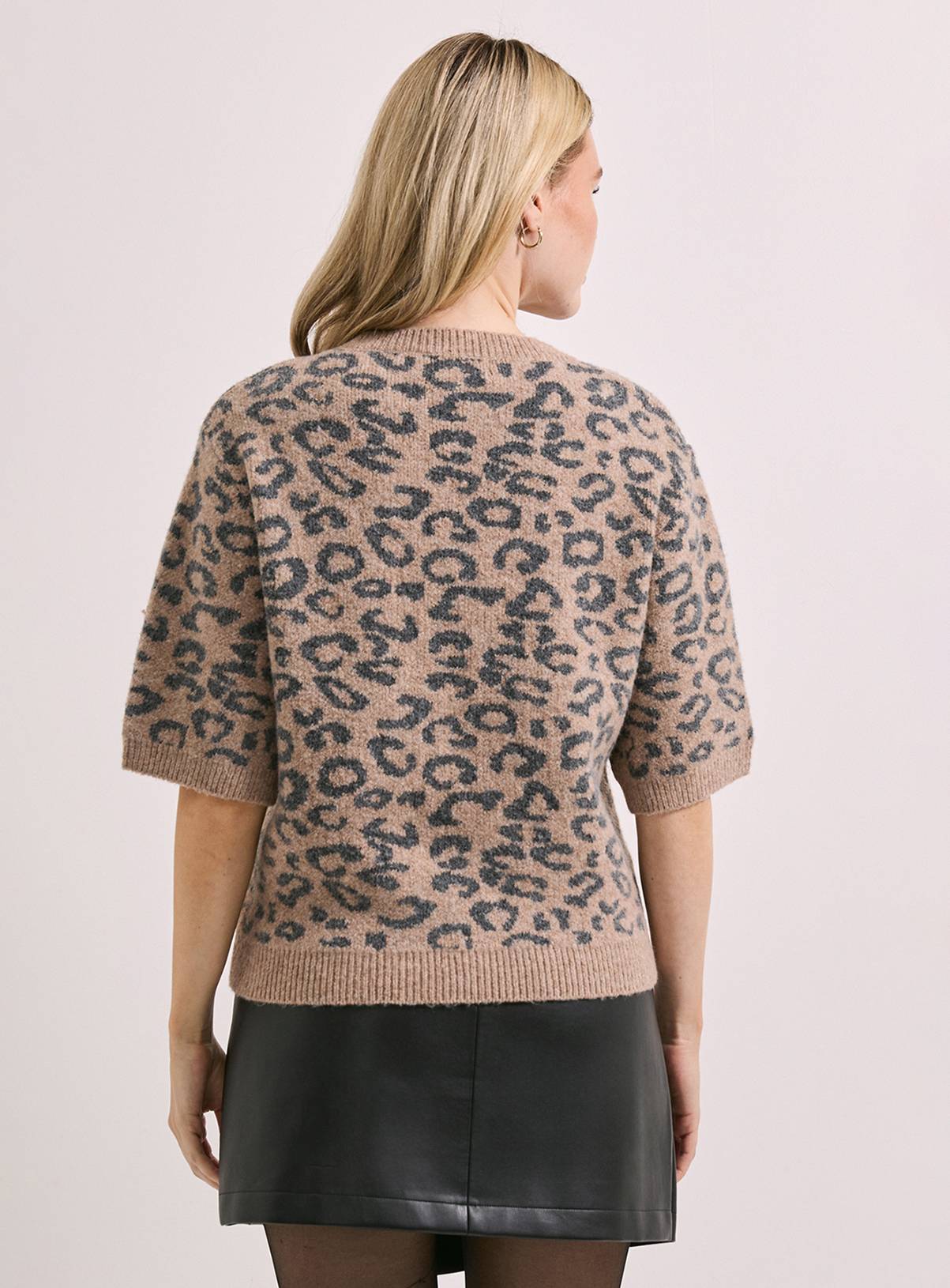 DOROTHY PERKINS Leopard Animal Camel Short Sleeve Jumper L - Image 3
