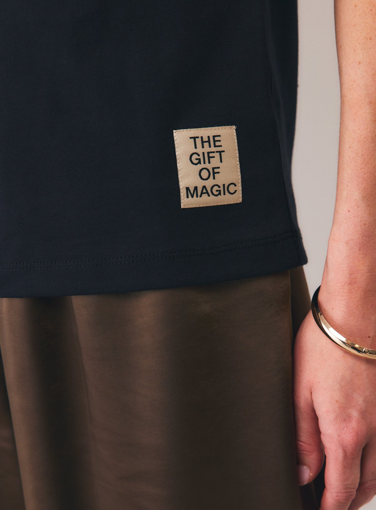 Practical Magic Graphic Print T-Shirt XL - Image 3 thumbnail