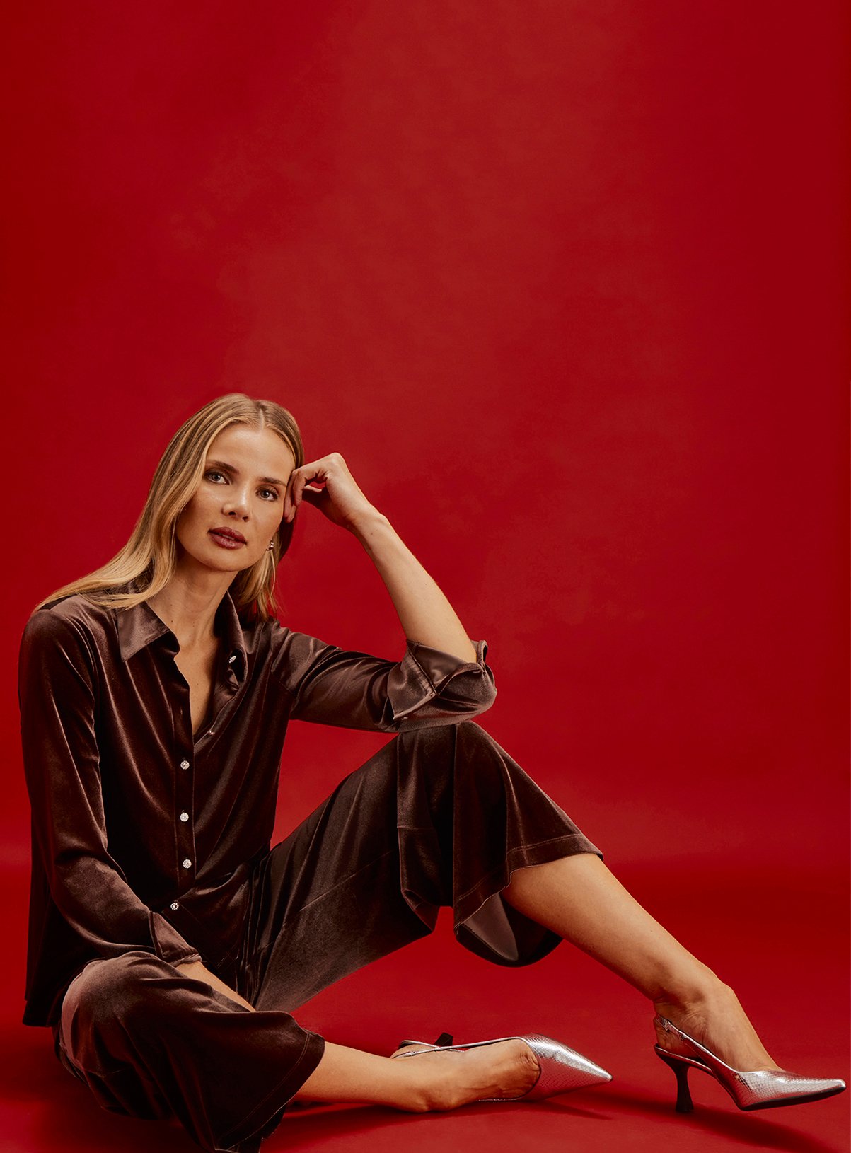 FINERY Sayge Velvet Collared Shirt 24 - Image 5 thumbnail