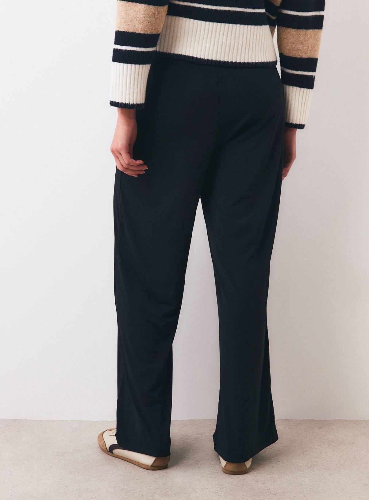Black Wide Leg Trousers M - Image 4