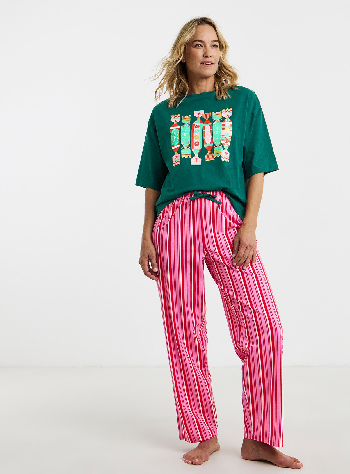 SIMPLY BE Christmas Cracker Pyjama Set 20-22 - Image 1 thumbnail