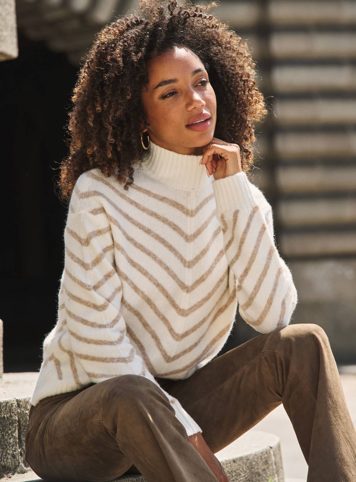 SOSANDAR Taupe and Cream Chevron Stripe Roll Neck Jumper L - Image 4