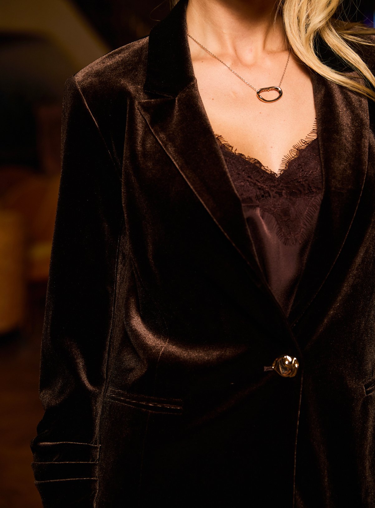 SOSANDAR Chocolate Brown Luxe Velvet Blazer 16 - Image 4 thumbnail