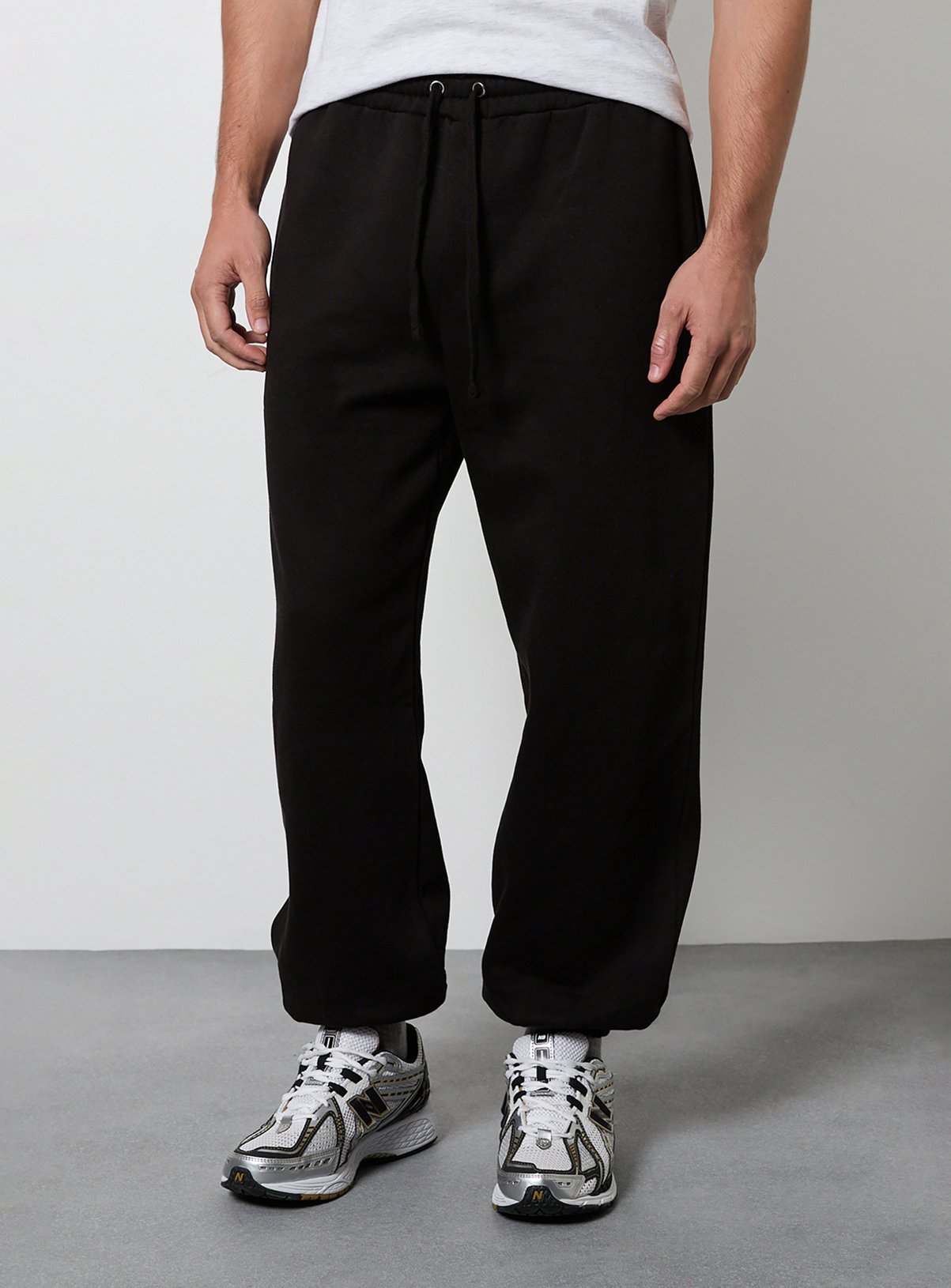 BURTON Black Straight Cuffed Jersey Joggers M - Image 1 thumbnail