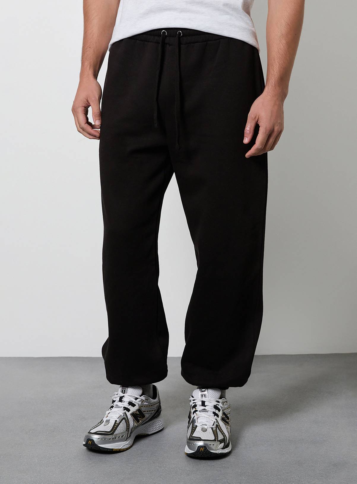 BURTON Black Straight Cuffed Jersey Joggers M - Image 1