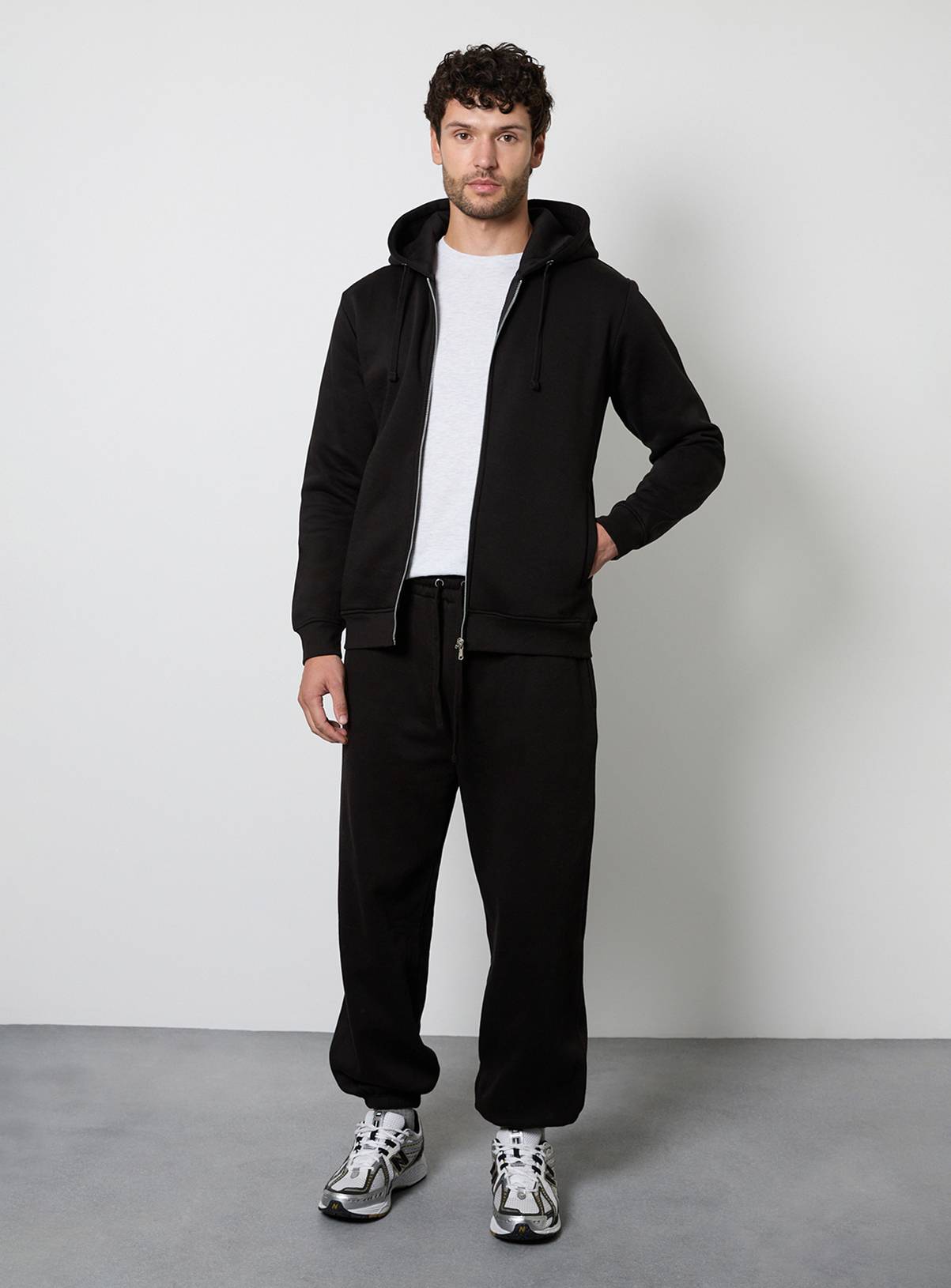 BURTON Black Straight Cuffed Jersey Joggers M - Image 2