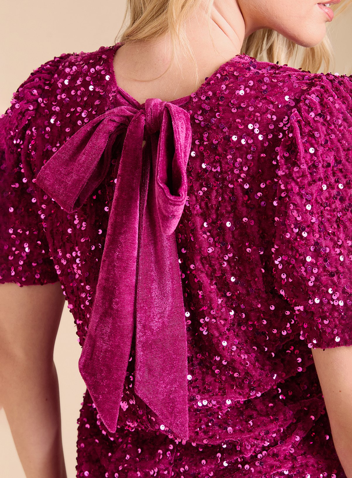 DOROTHY PERKINS Velvet Sequin Bow Detail T-Shirt 8 - Image 4 thumbnail