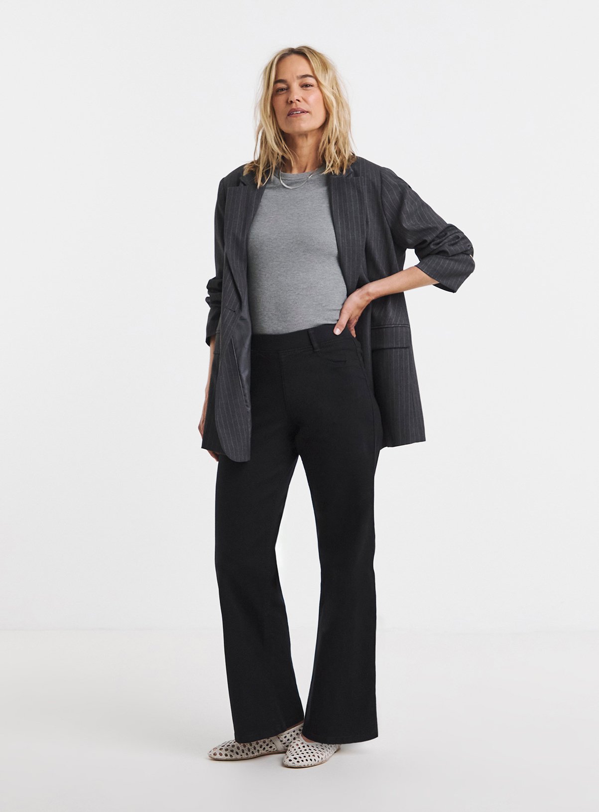 JD WILLIAMS Black Stretch Wide Leg Jeggings 22 - Image 2 thumbnail