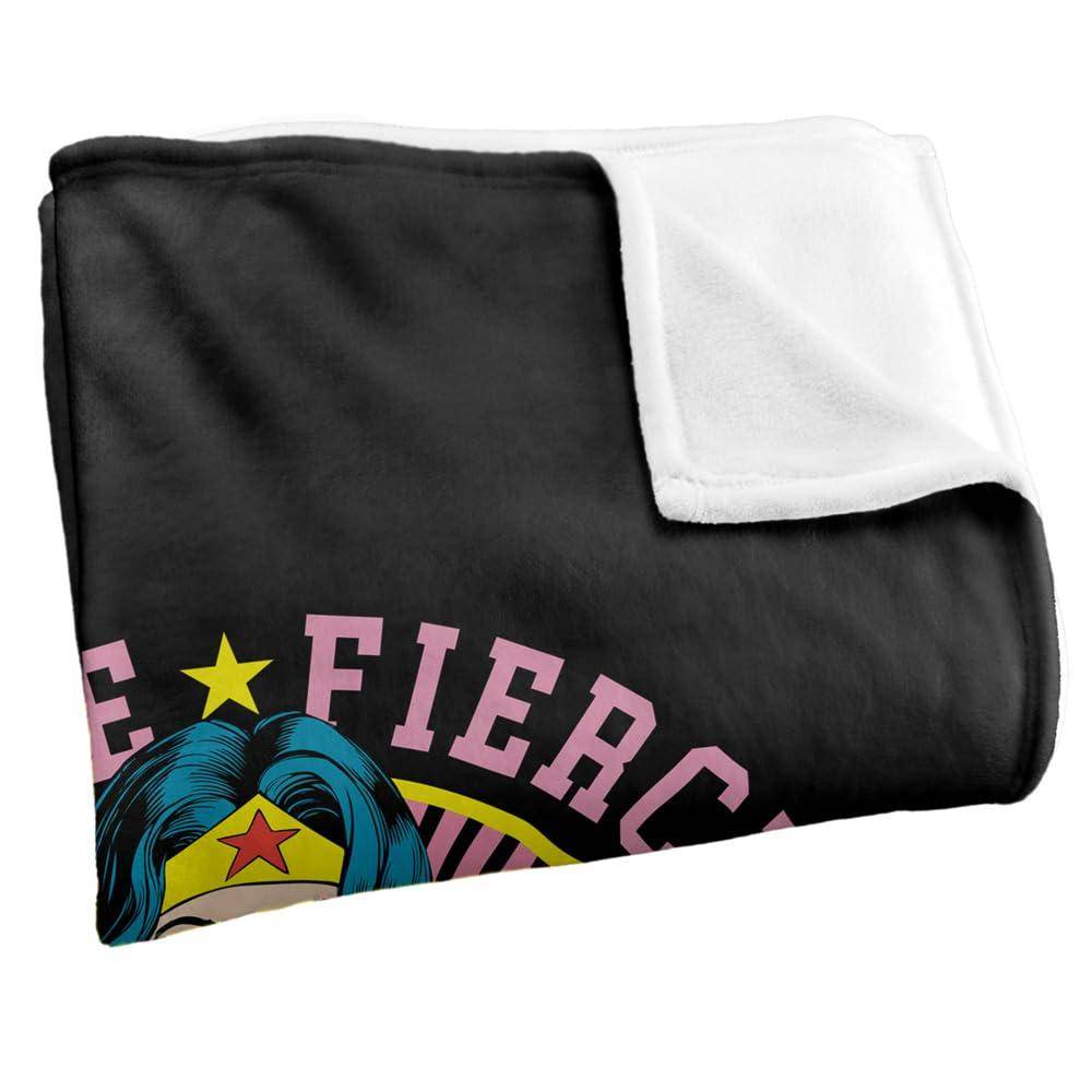 Wonder Woman Portrait Circle Blanket - 147cm x 91cm - Image 3