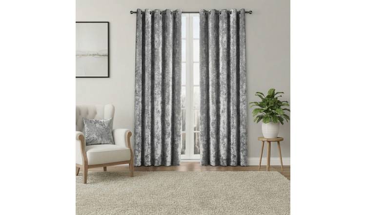 Snug City Crushed Velvet Soft Touch Eyelet Curtains – Silver – 117 x 137cm
