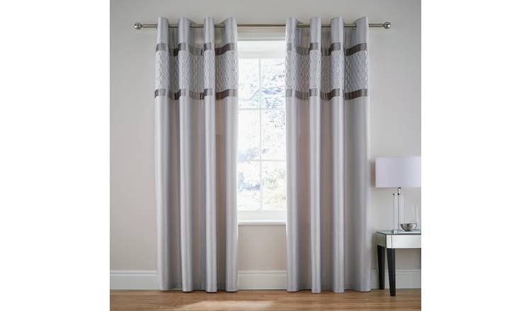 Catherine Lansfield Sequin Cluster Eyelet Curtains - Silver - 168 x 183cm