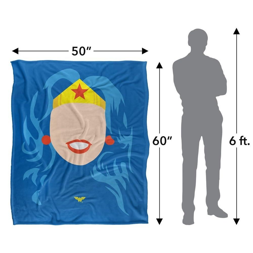 Wonder Woman Face Soft Touch Blanket - 152cm x 127cm - Image 4