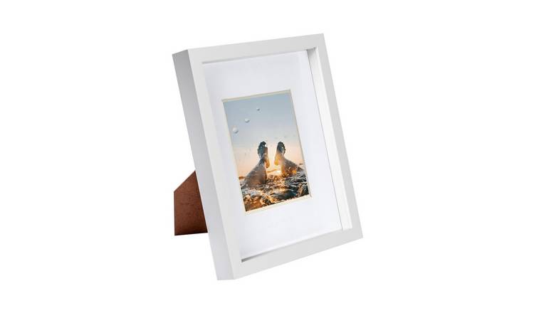 Nicola Spring 8" x 10" White 3D Box Photo Frame 4" x 6" Mount