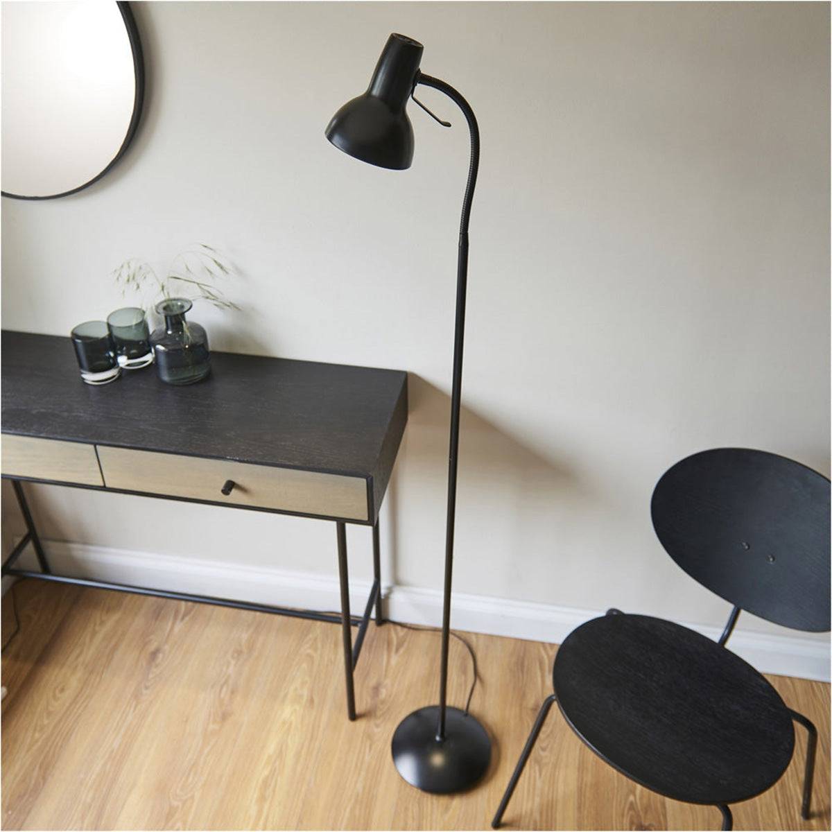 Loops Direct 23cm LED Compatible Steel Floor Lamp - Matt Black - Image 2