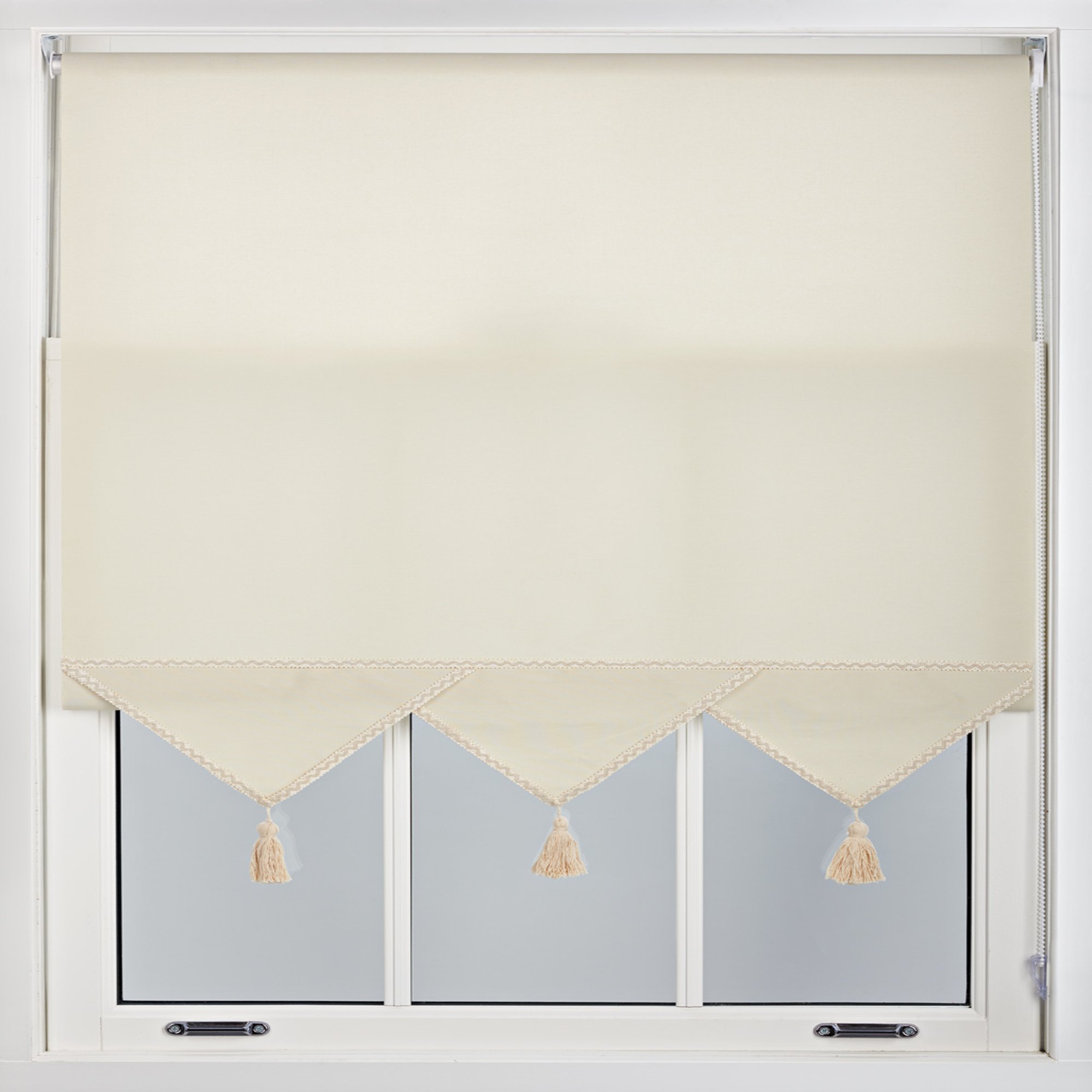Furnished Cream Daylight Roller Blind Triangle Edge - 150 x 165cm - Image 2