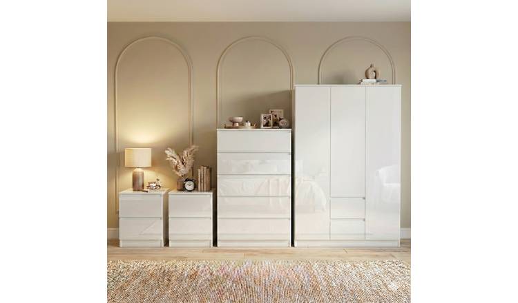 Vida Designs Glinton Bedroom Set (2x Bedsides, 5 Drawer Chest, Wardrobe) - White