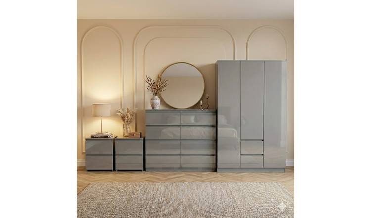 Vida Designs Glinton Bedroom Set (2x Bedside, 8 Drawer Chest, Wardrobe) - Grey