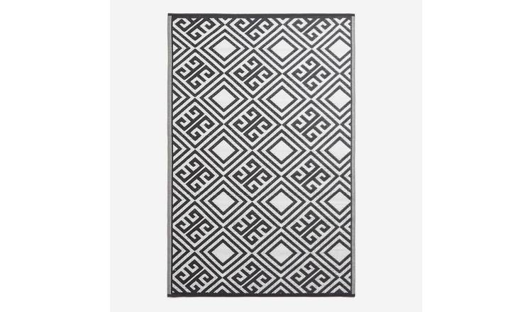 Homescapes Geometric Waterproof Outdoor Rug Black and White -  120 x 186 cm