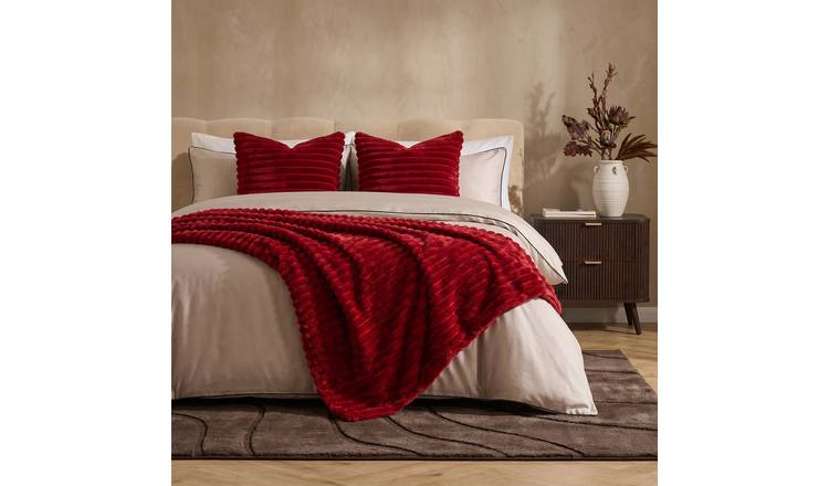 OHS Faux Fur Thick Rib Blanket Throw - 200 x 240cm - Red