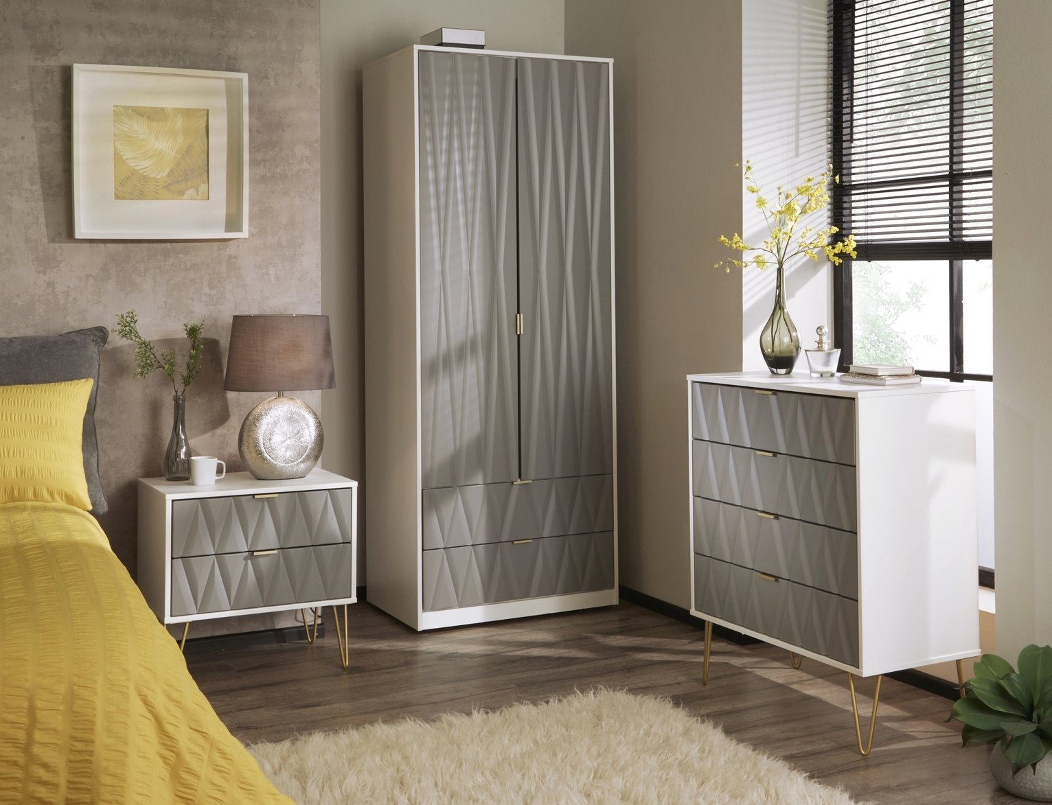 Livara Shimmer 4 Drawer Chest